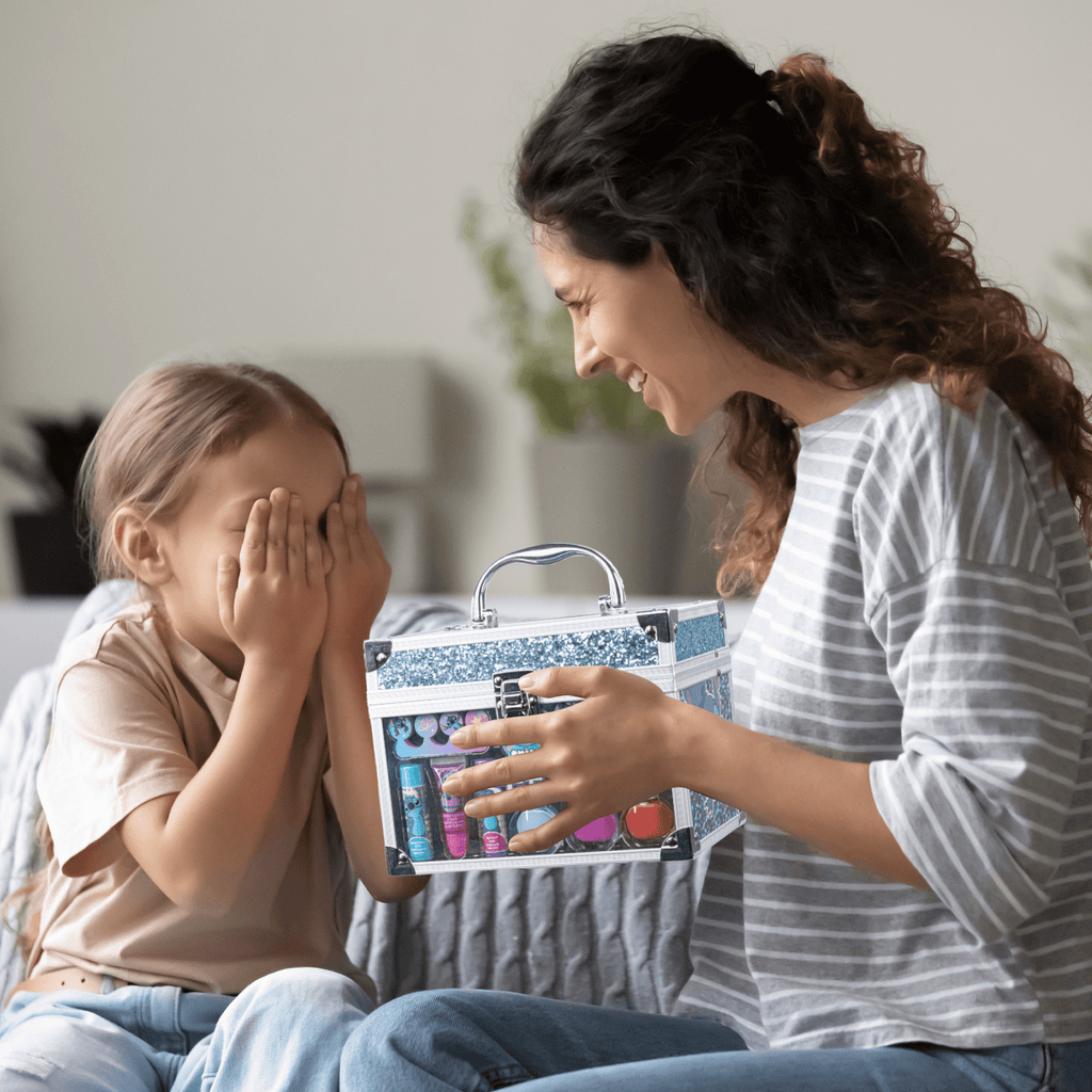 Stitch Kids Makeup Kit Train Case Beauty Set, Washable Play Makeup Set for Kids’ Party Favors